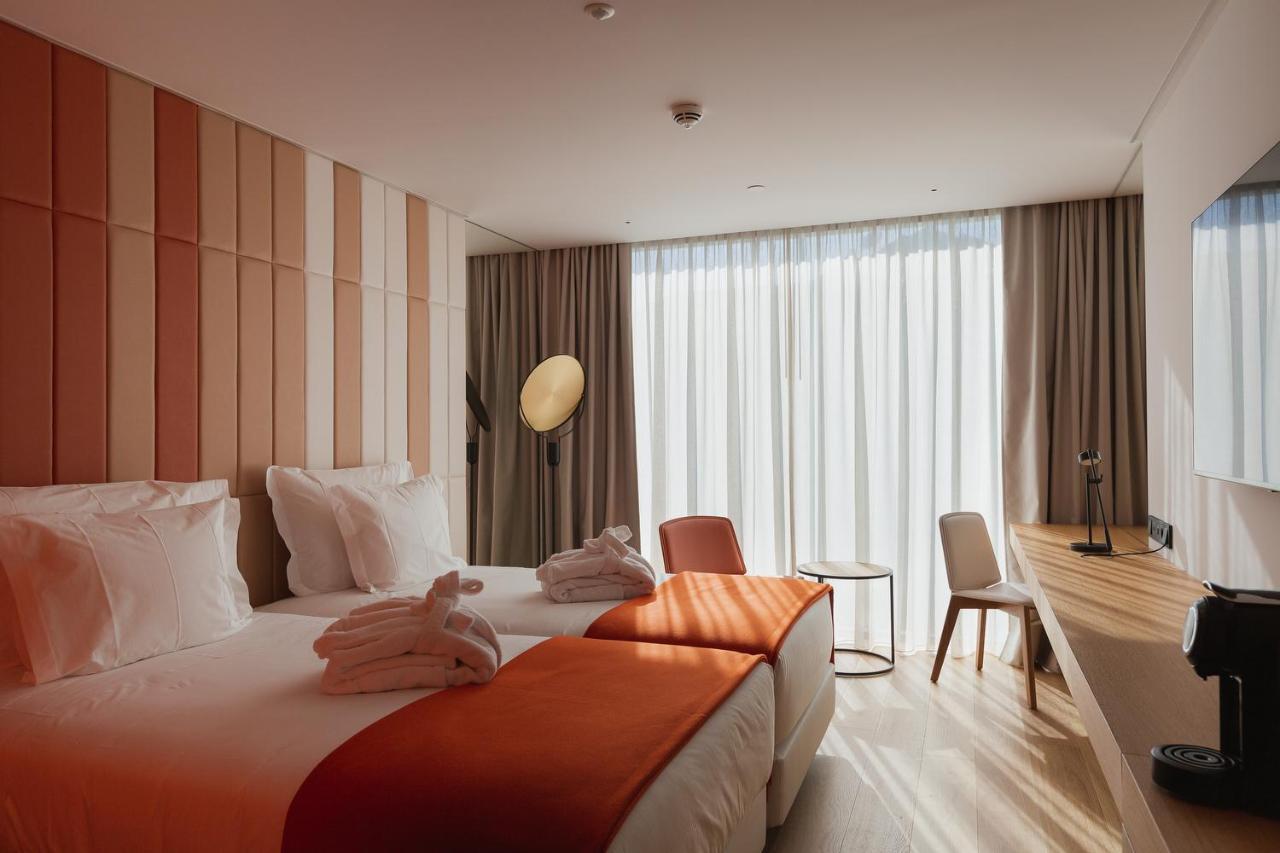 Connecting Double Room with Show View (4 adults)