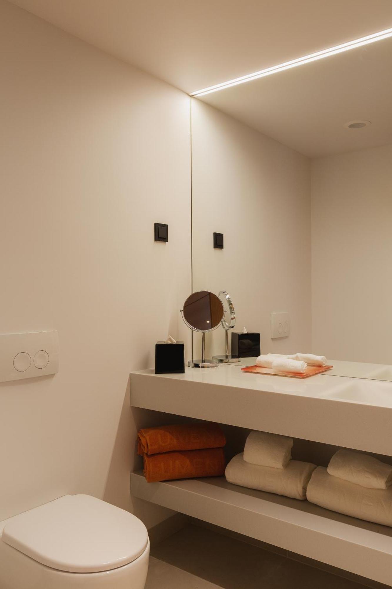 Connecting Double Room Show View